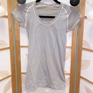 Lululemon tee
